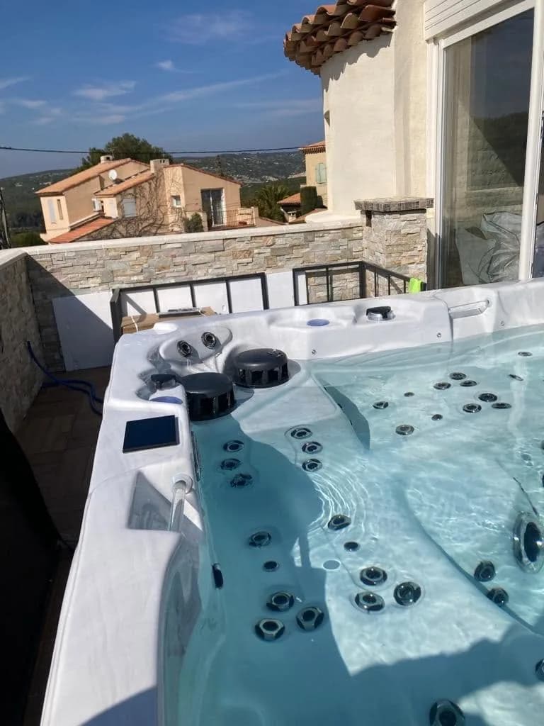 Installation d'un spa Vancouver à Carry-le-Rouet, autre vue du chantier