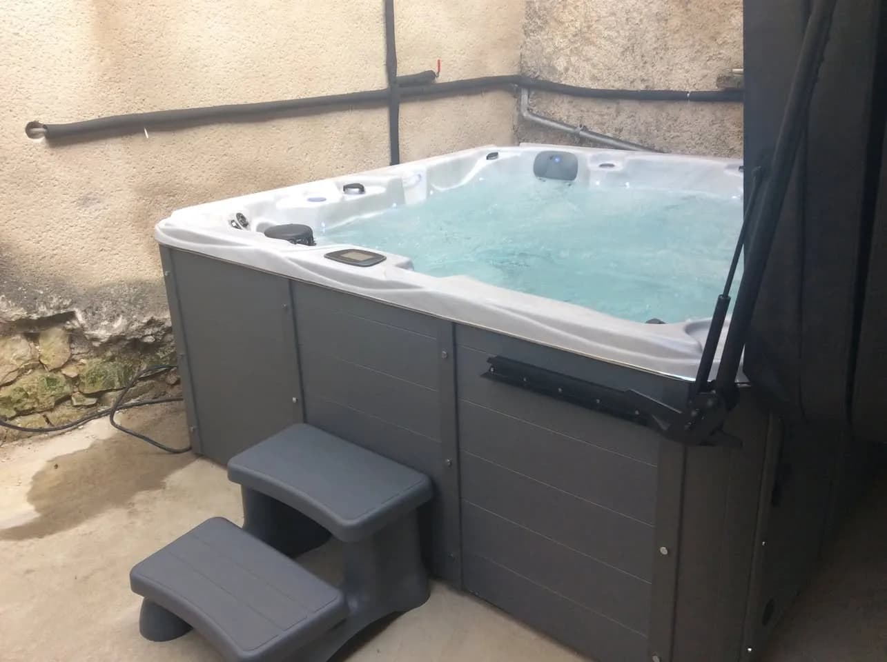 Installation d'un spa Vancouver à Châlaines, autre vue du chantier