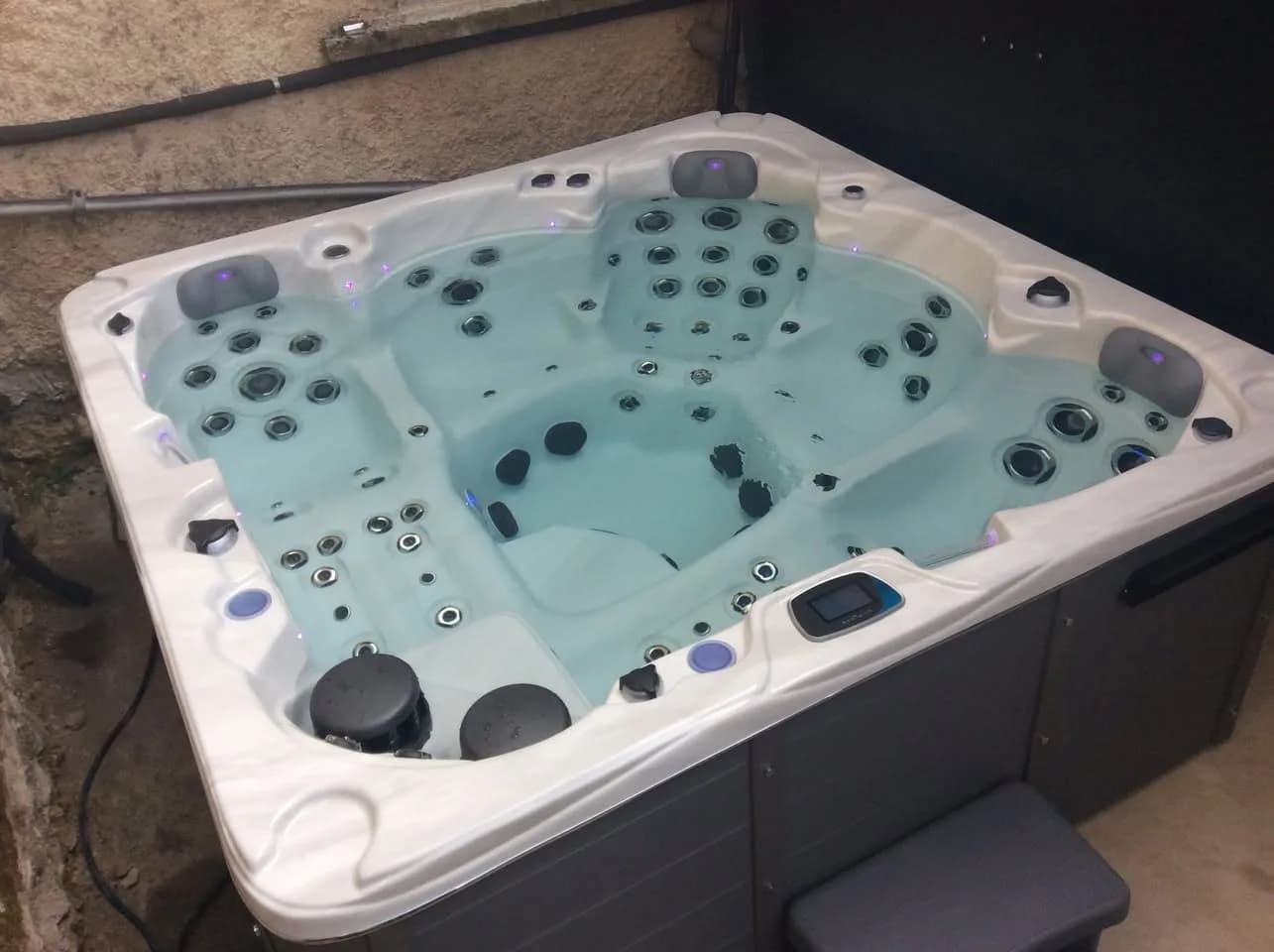 Installation d'un spa Vancouver à Châlaines, autre vue du chantier