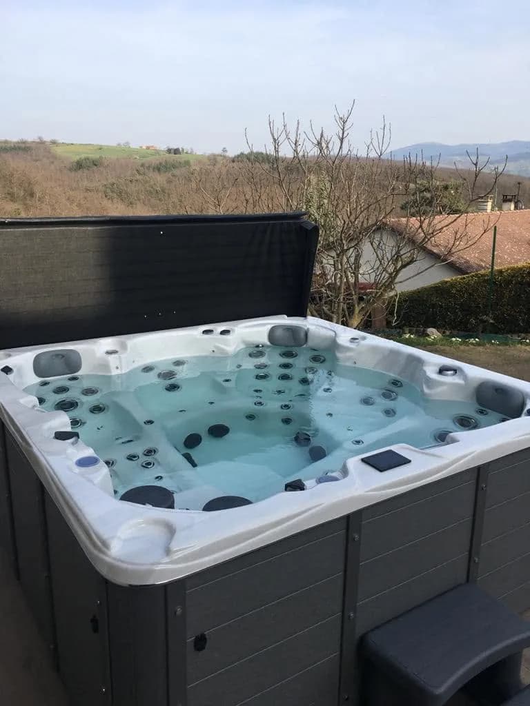 Installation d'un spa Vancouver à Champavert, autre vue du chantier