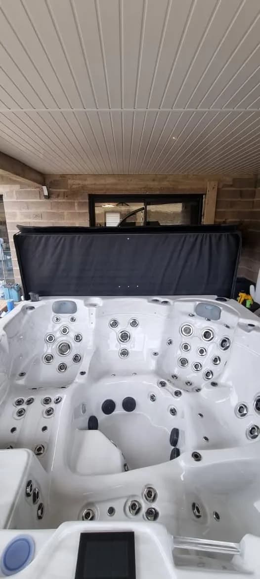 Installation d'un spa Vancouver à Champey-sur-Moselle, autre vue du chantier