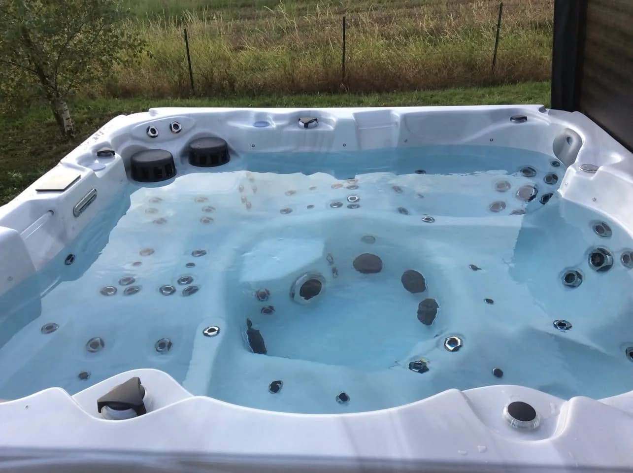 Installation d'un spa Vancouver à Charnay-lès-Mâcon, autre vue du chantier