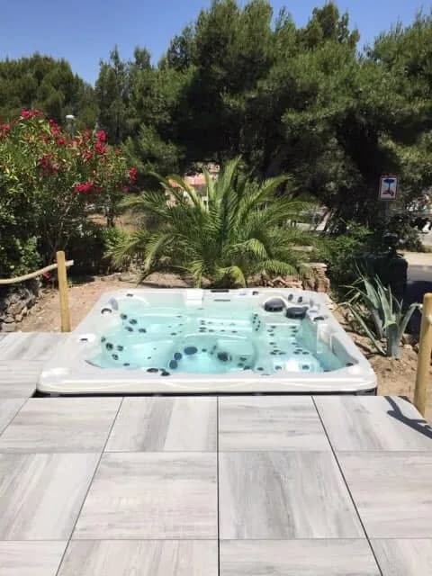Installation d'un spa Vancouver dans l'Aude, autre vue du chantier