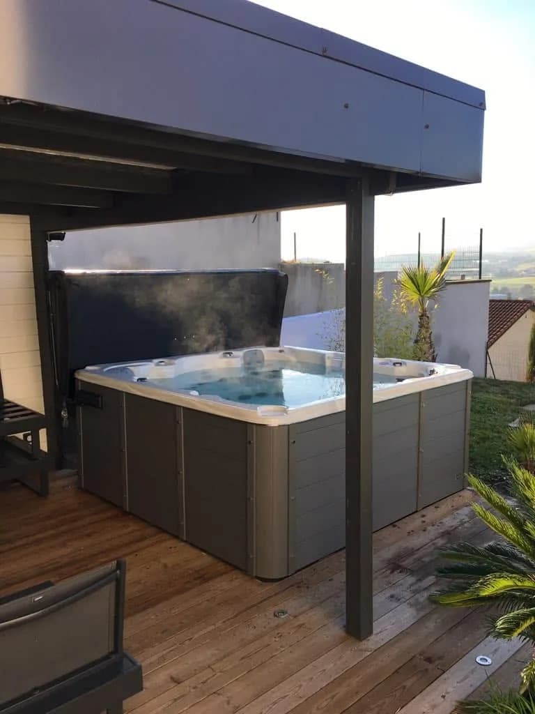 Installation d'un spa Vancouver dans la Loire, autre vue du chantier