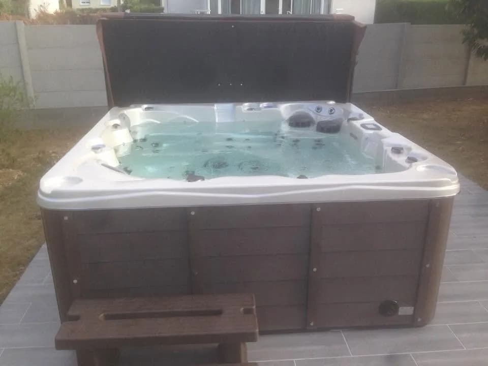 Installation d'un spa Vancouver dans le Cher, autre vue du chantier