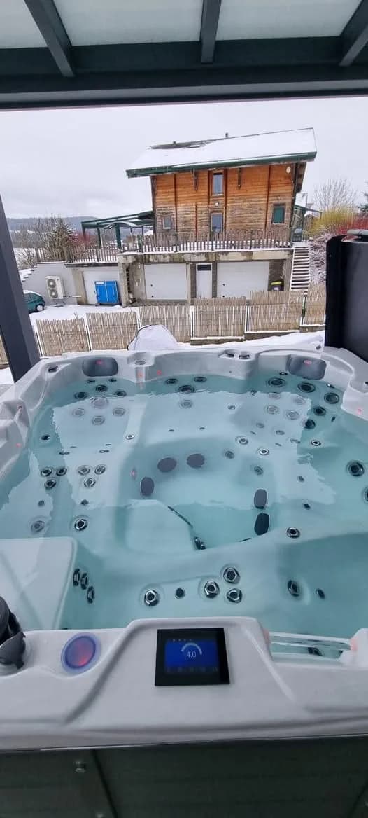 Installation d'un spa Vancouver dans le Doubs, autre vue du chantier
