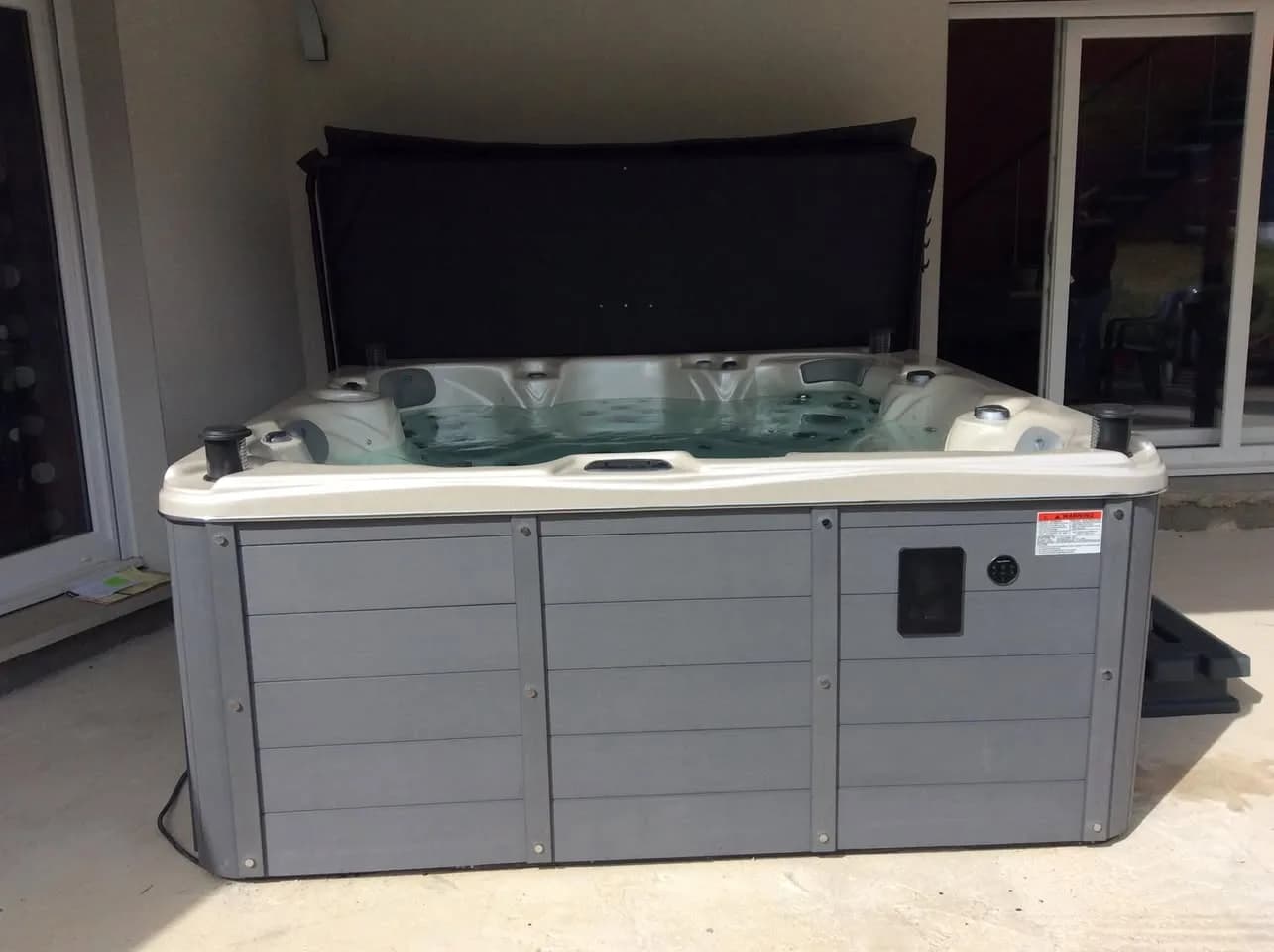 Installation d'un spa Vancouver dans le Rhône, autre vue du chantier