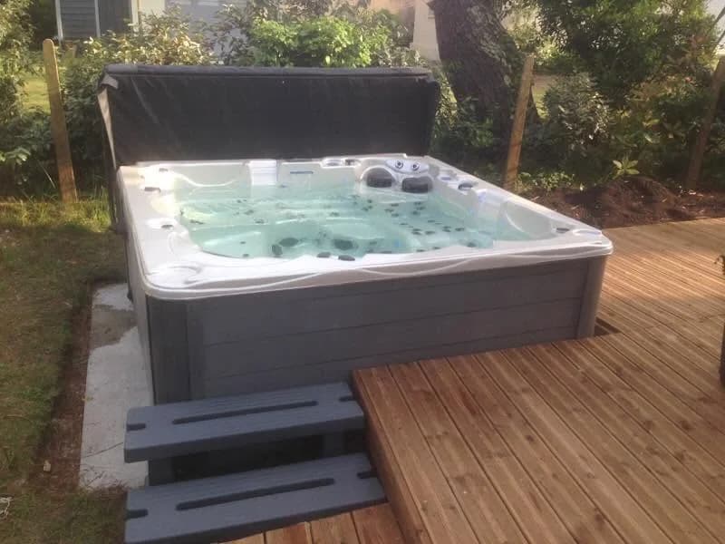Installation d'un spa Vancouver dans les Landes, autre vue du chantier