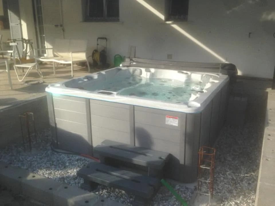 Installation d'un spa Vancouver en Gironde, autre vue du chantier