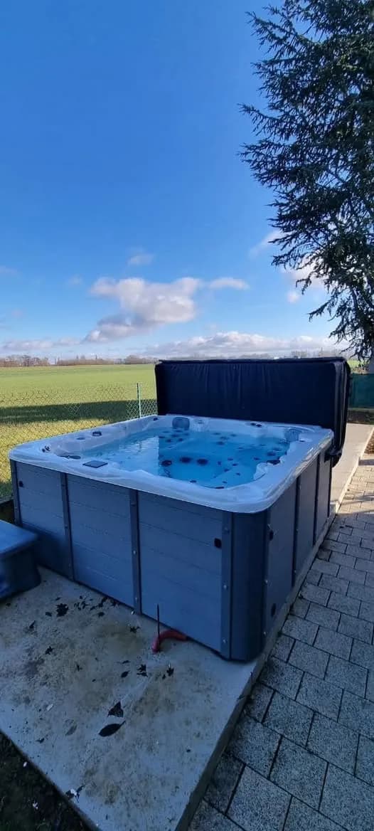 Installation d'un spa Vancouver en Meurthe-et-Moselle, autre vue du chantier