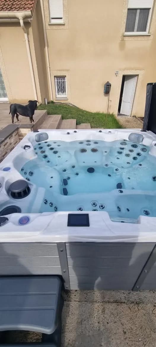 Installation d'un spa Vancouver en Meurthe-et-Moselle, autre vue du chantier