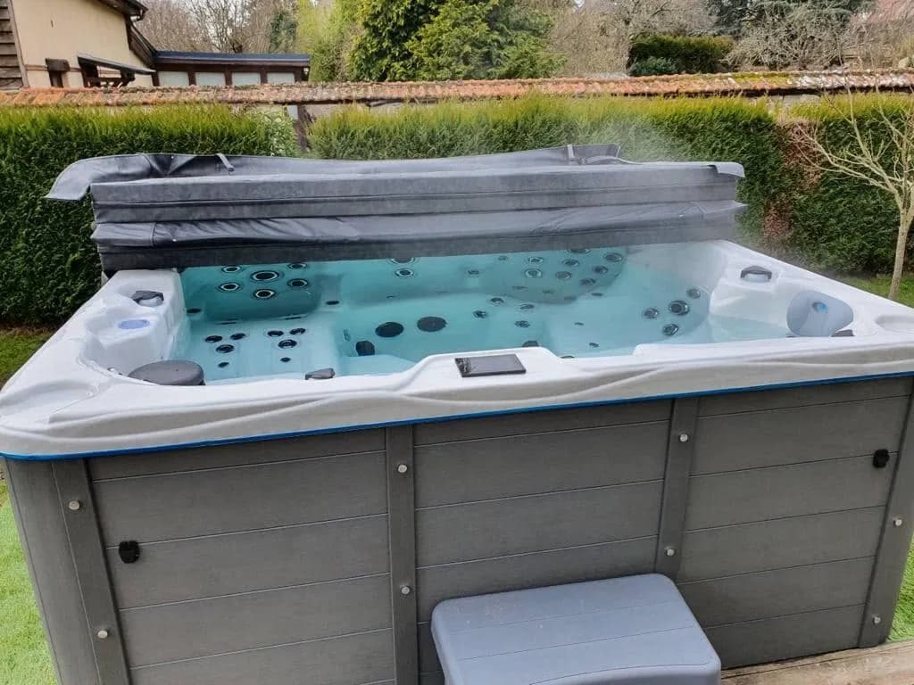 Installation d'un spa Vancouver à Épernon, autre vue du chantier