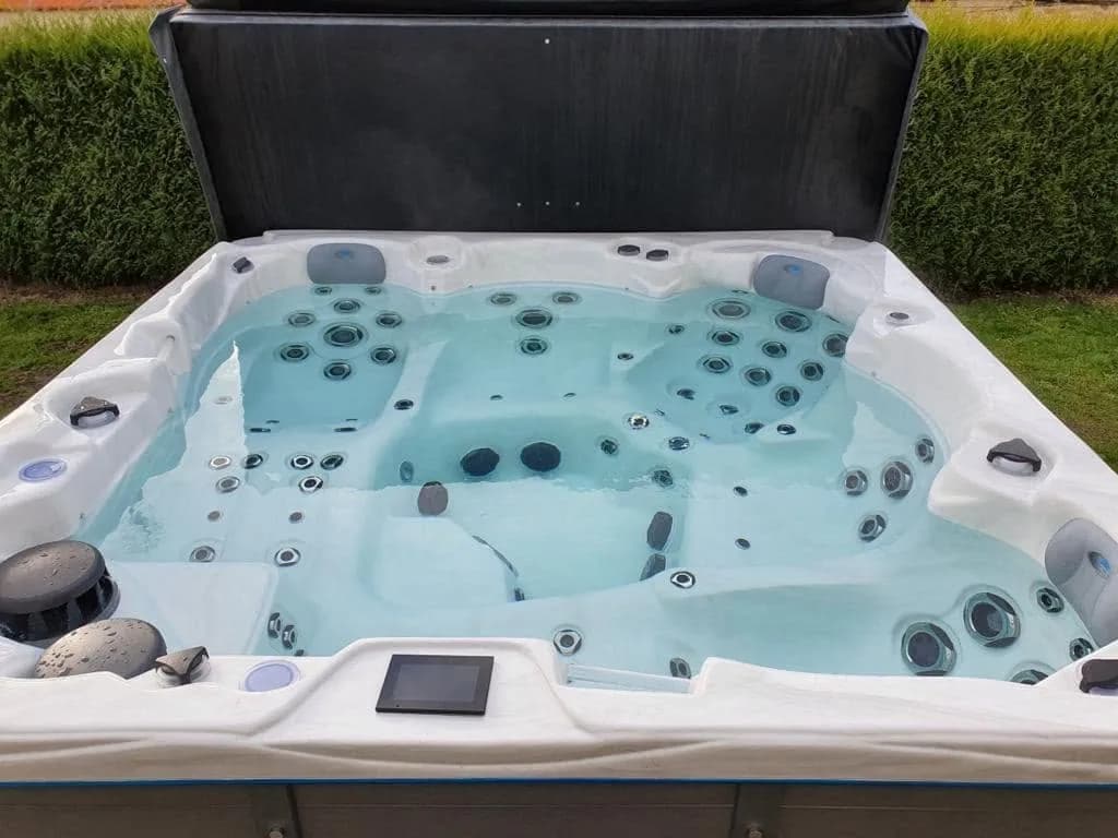 Installation d'un spa Vancouver à Épernon, autre vue du chantier