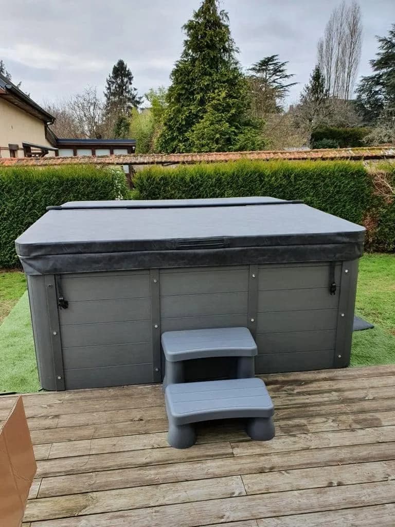 Installation d'un spa Vancouver à Épernon, autre vue du chantier