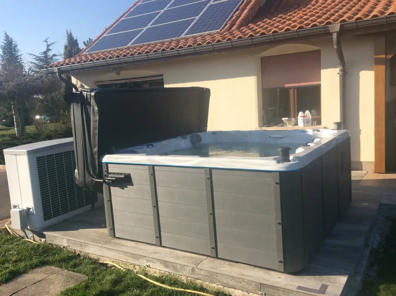 Installation d'un spa Vancouver Full option à Badonvilliers, sur une dalle, vue sur les champs
