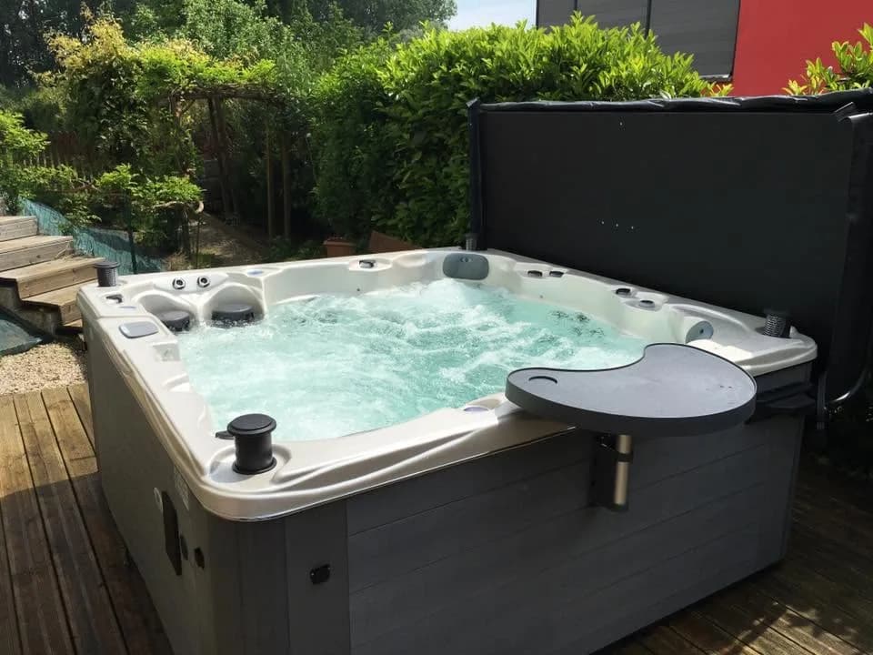 Installation d'un spa Vancouver Full option à Bischwiller, autre vue du chantier