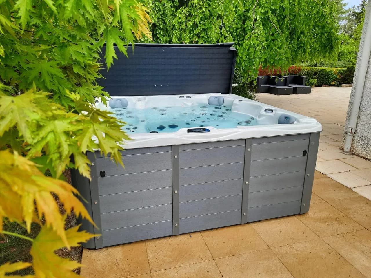 Installation d'un spa Vancouver Full option à Bourguignon, autre vue du chantier