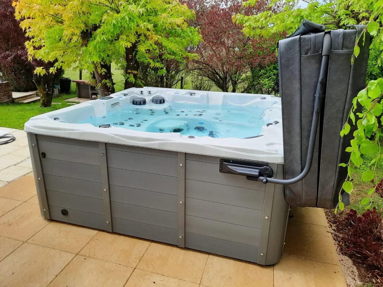 Installation d'un spa Vancouver Full option à Bourguignon, autre vue du chantier
