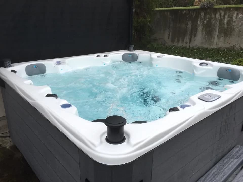 Installation d'un spa Vancouver Full option à Bruebach, autre vue du chantier