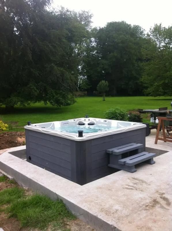 Installation d'un spa Vancouver Full option à Caen, autre vue du chantier