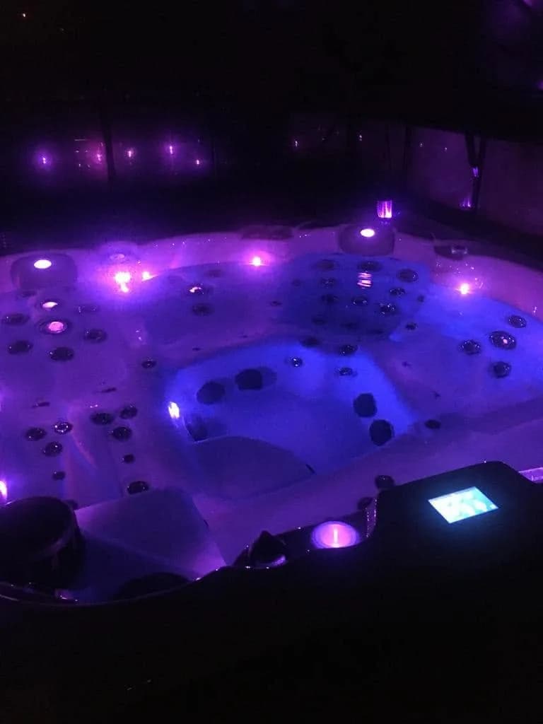 Installation d'un spa Vancouver Full option à Champ-sur-Drac, autre vue du chantier