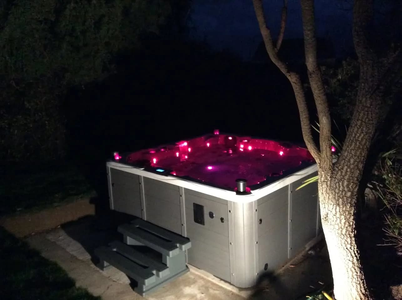 Installation d'un spa Vancouver Full option à Cherbourg-en-Cotentin, autre vue du chantier