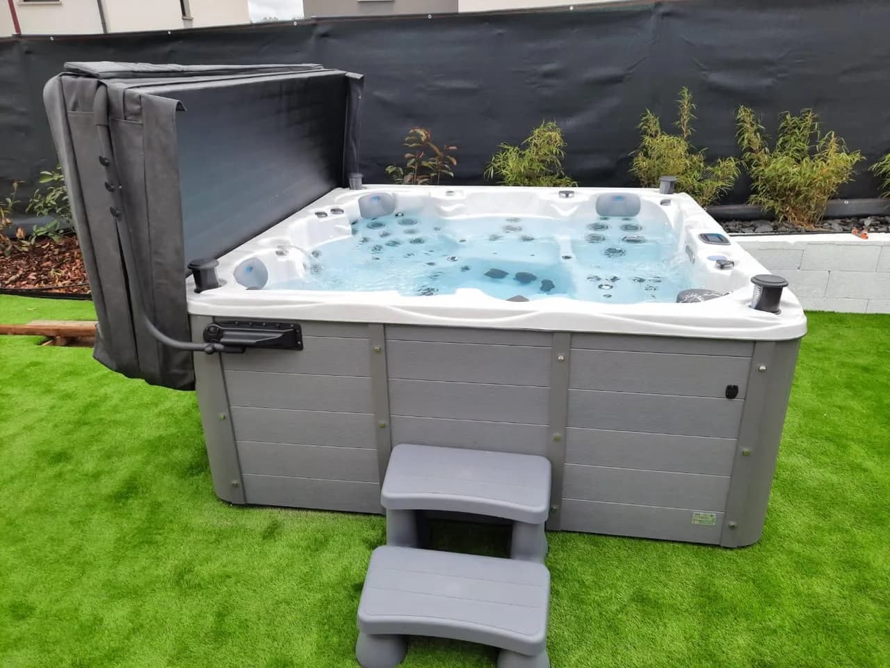 Installation d'un spa Vancouver Full option à Chieulles, autre vue du chantier