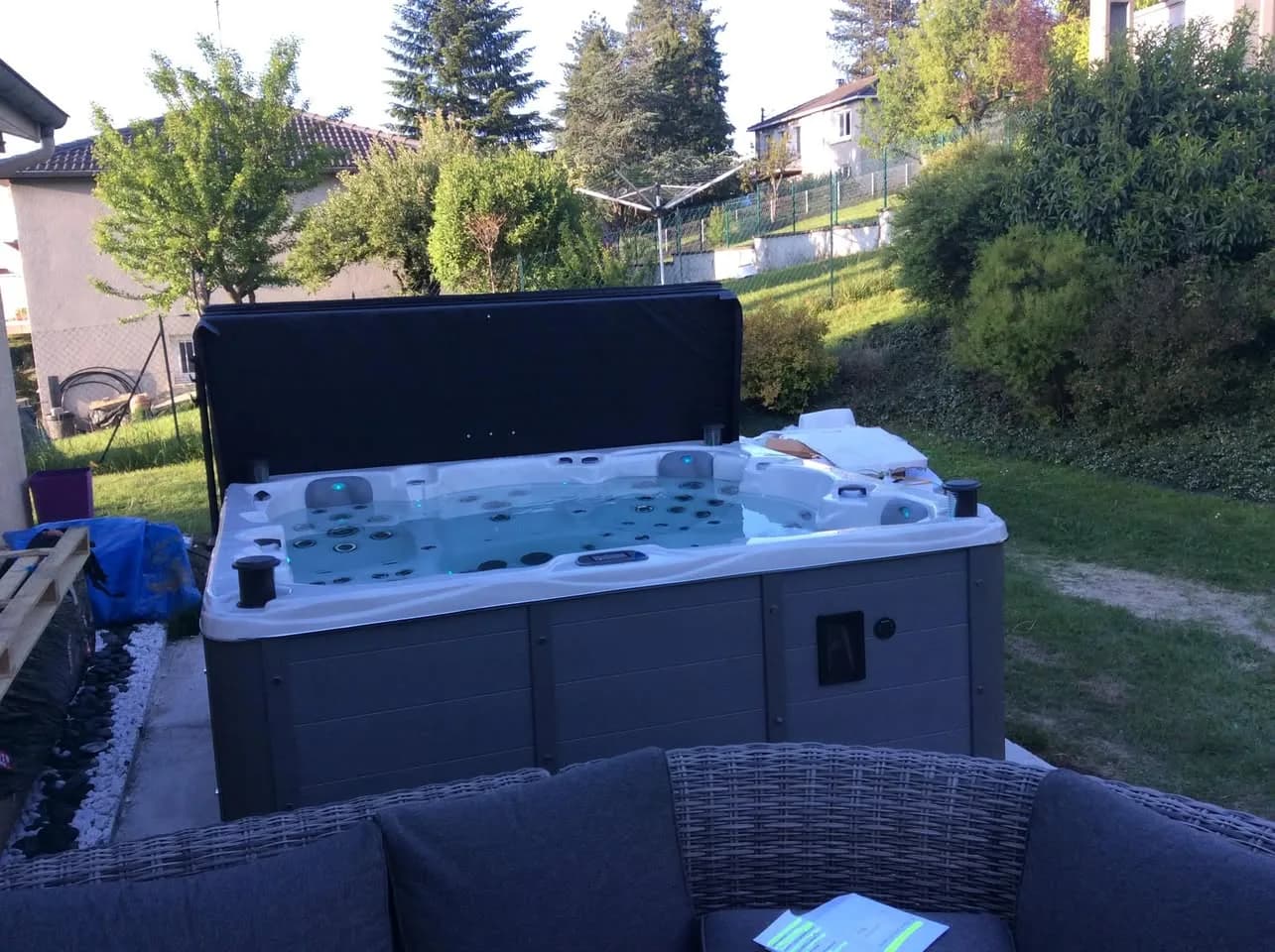 Installation d'un spa Vancouver Full option dans la Loire, autre vue du chantier