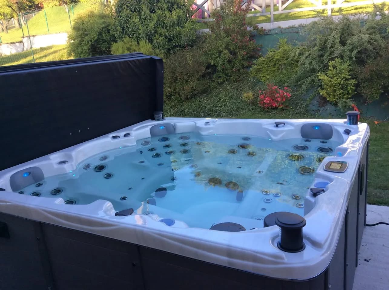 Installation d'un spa Vancouver Full option dans la Loire, autre vue du chantier