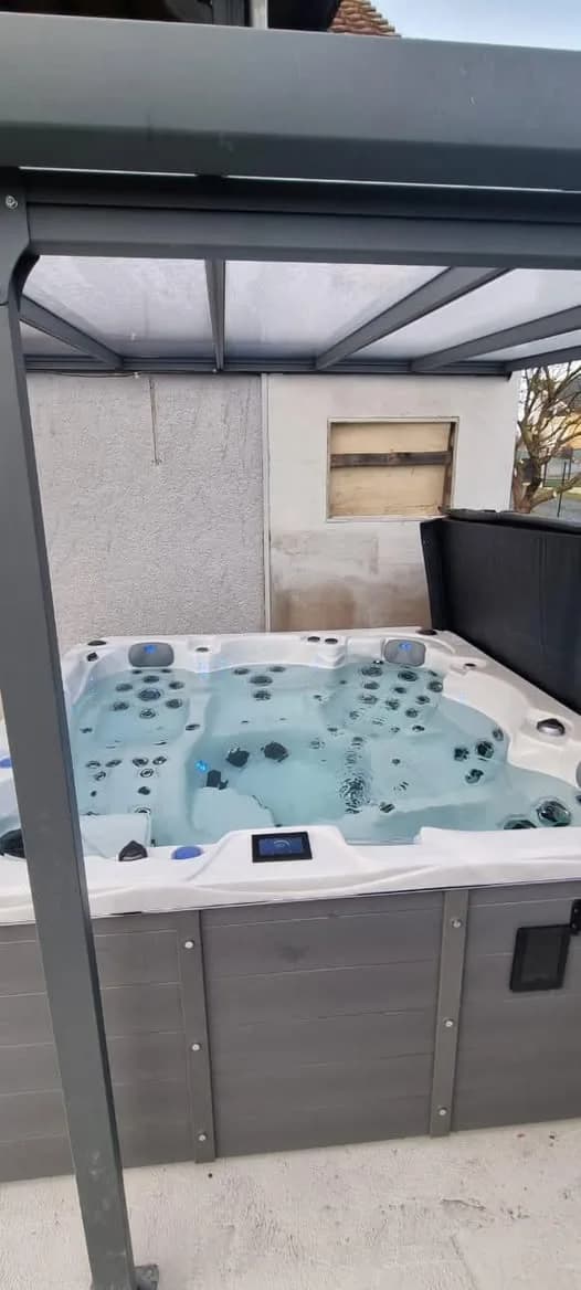 Installation d'un spa Vancouver Full option dans le Bas-Rhin, autre vue du chantier