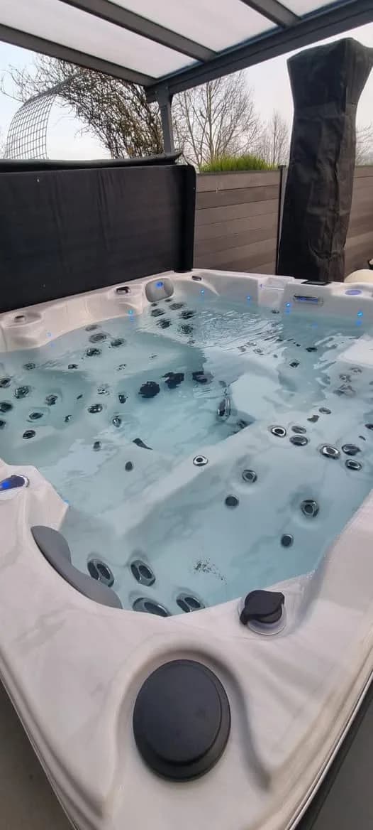 Installation d'un spa Vancouver Full option dans le Bas-Rhin, autre vue du chantier