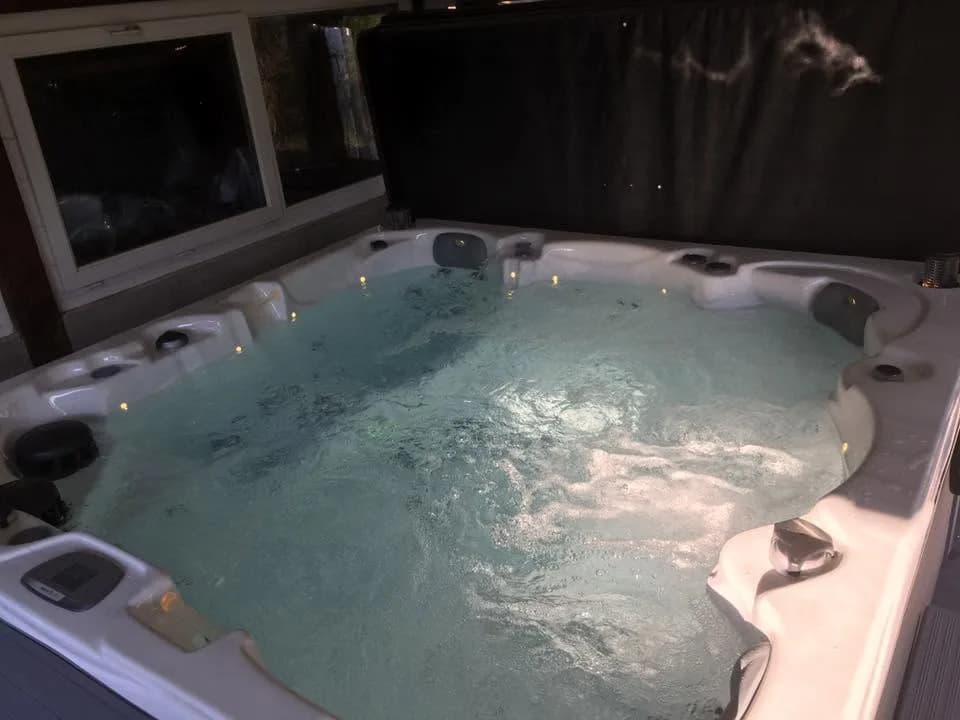 Installation d'un spa Vancouver Full option à Emlingen, autre vue du chantier