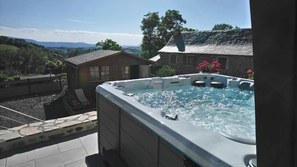 Installation d'un spa Vancouver Full option en Aveyron, autre vue du chantier