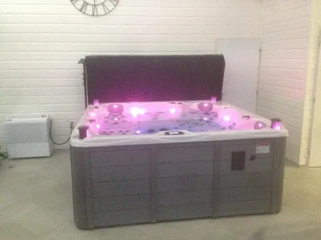 Installation d'un spa Vancouver Full option en Dordogne, autre vue du chantier