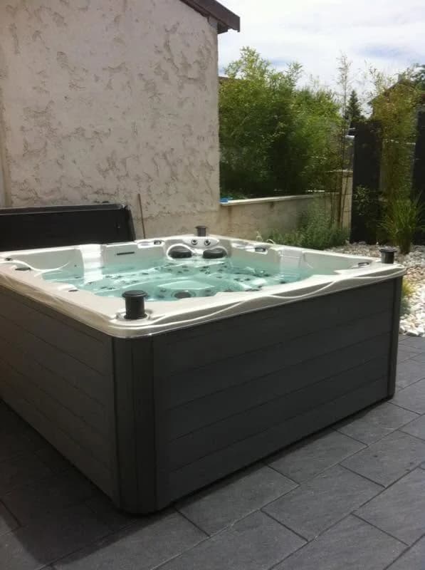 Installation d'un spa Vancouver Full option en Haute-Marne, autre vue du chantier