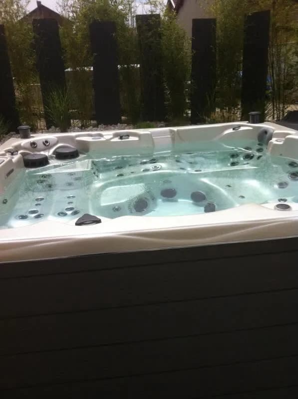 Installation d'un spa Vancouver Full option en Haute-Marne, autre vue du chantier