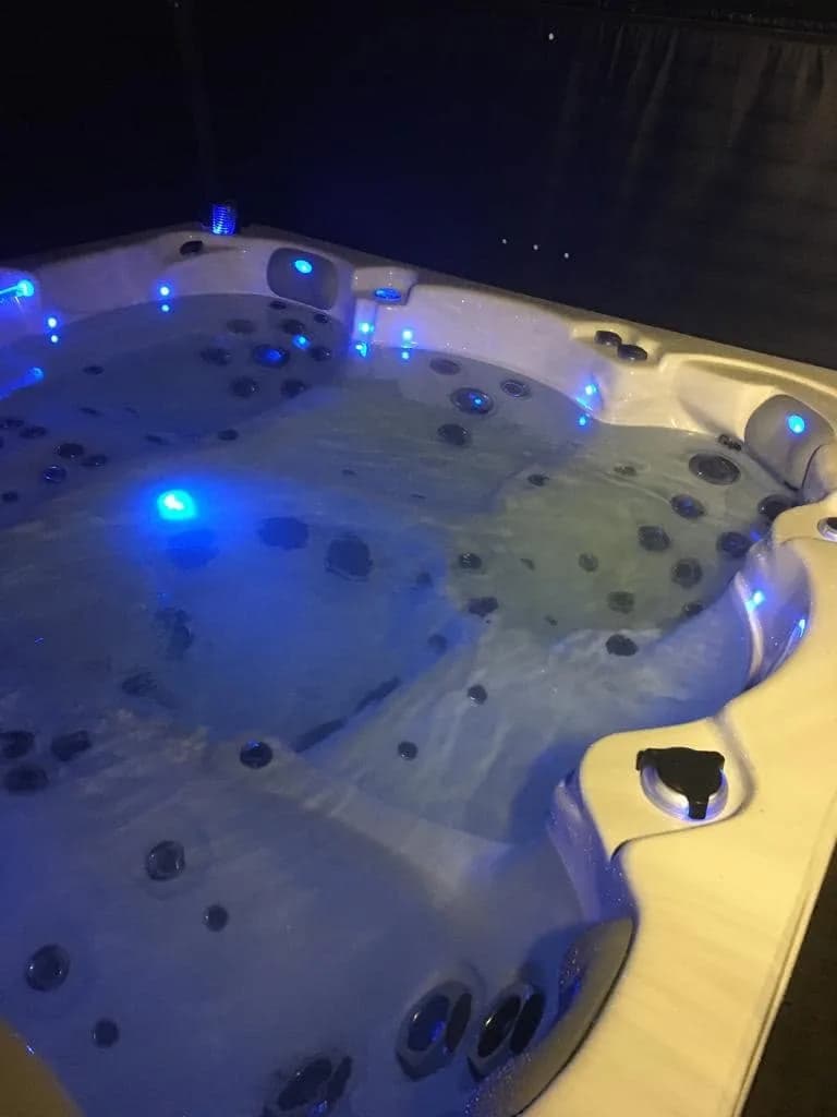 Installation d'un spa Vancouver Full option en Haute-Savoie, autre vue du chantier