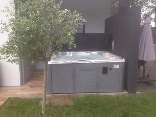 Installation d'un spa Vancouver Full option en Loire-Atlantique, autre vue du chantier