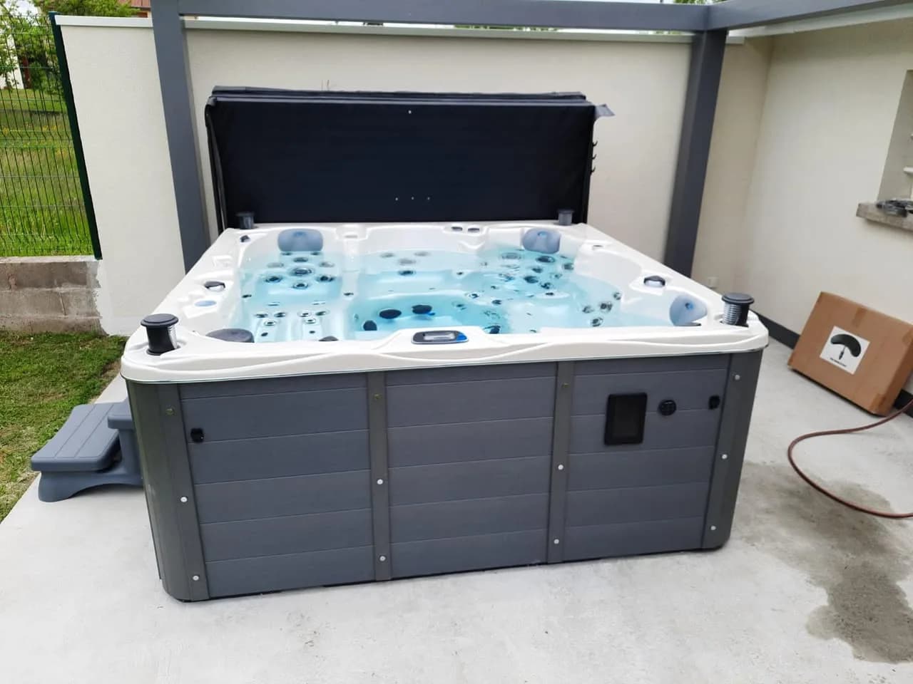 Installation d'un spa Vancouver Full option en Moselle, autre vue du chantier