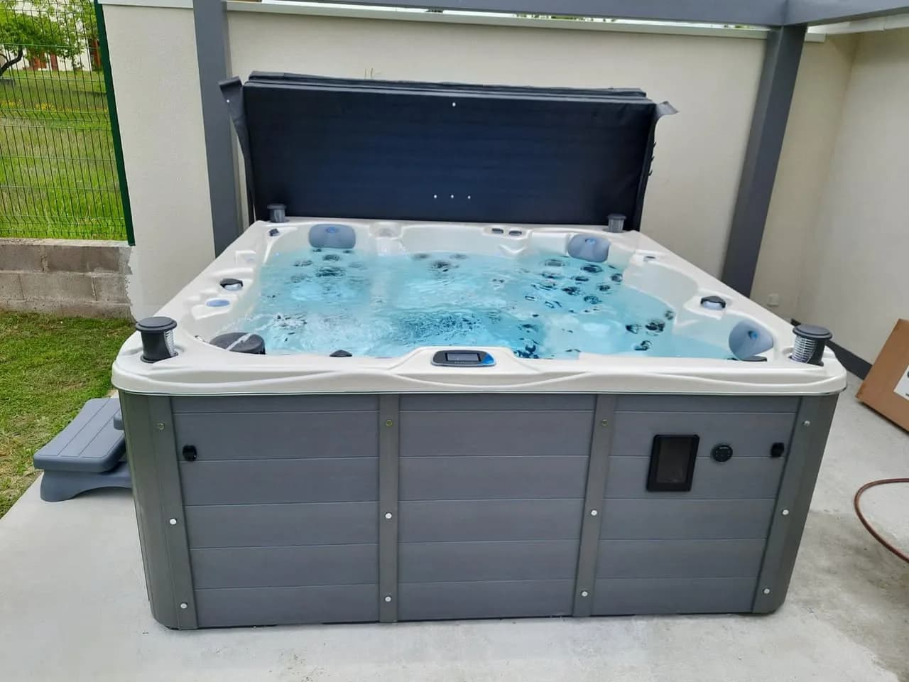Installation d'un spa Vancouver Full option en Moselle, autre vue du chantier
