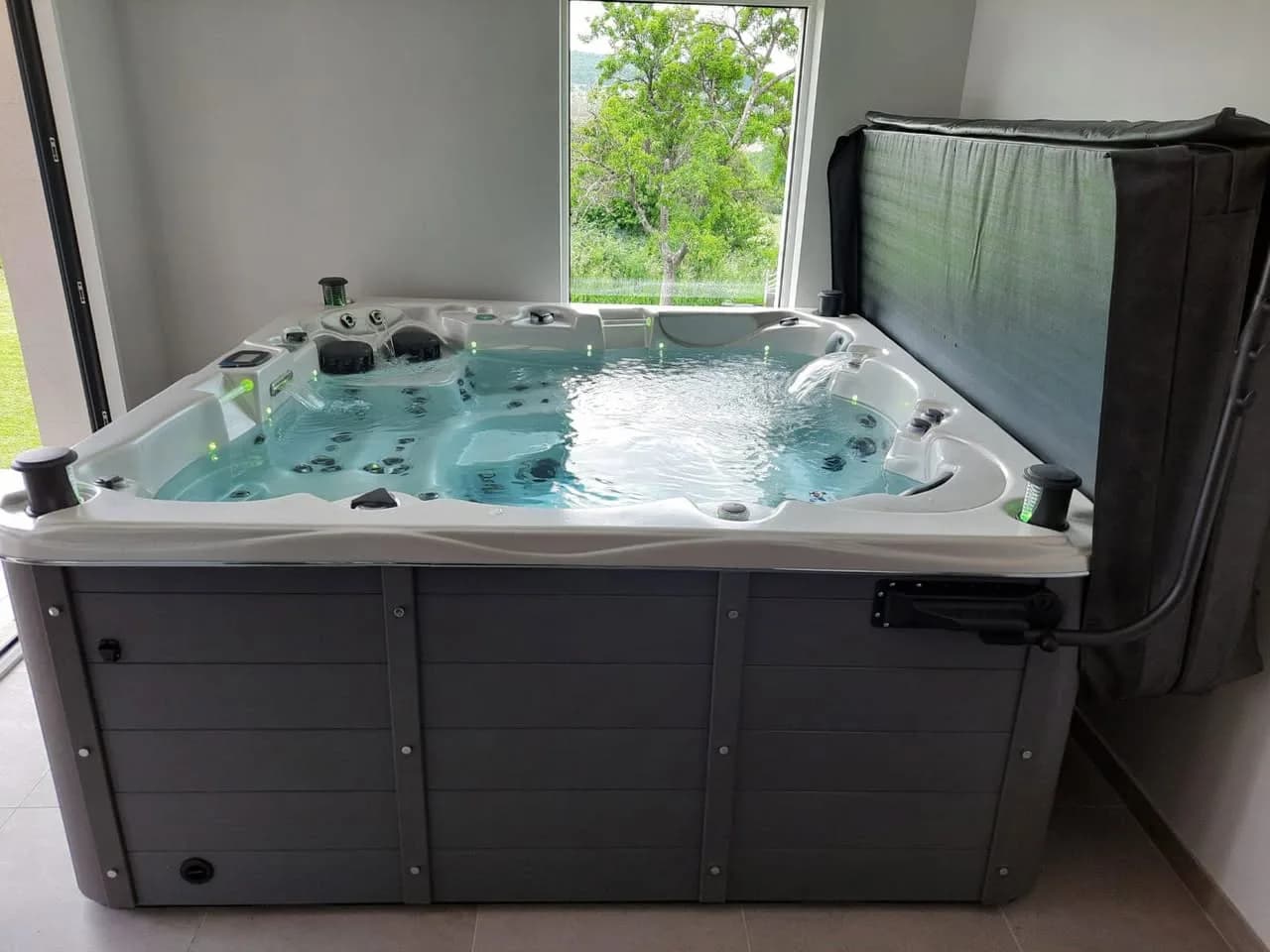 Installation d'un spa Vancouver Full option à Favières, autre vue du chantier