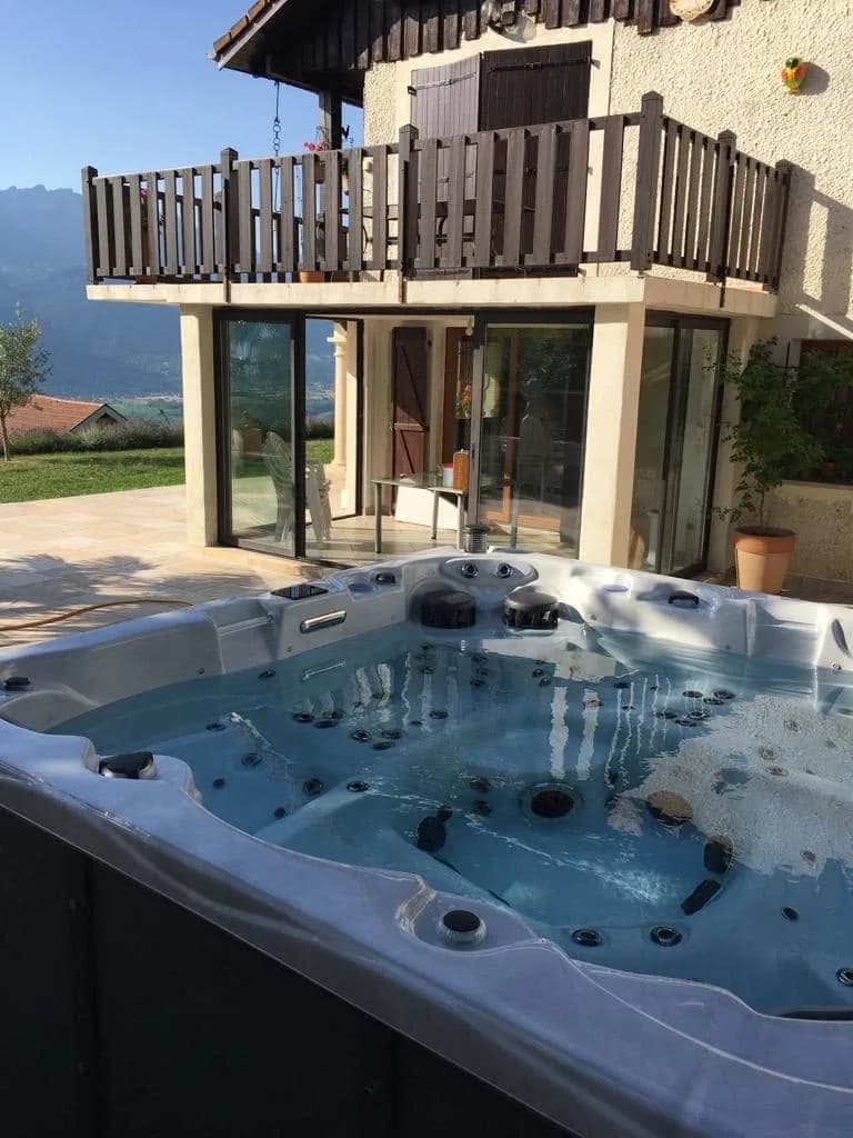 Installation d'un spa Vancouver Full option à Froges, autre vue du chantier