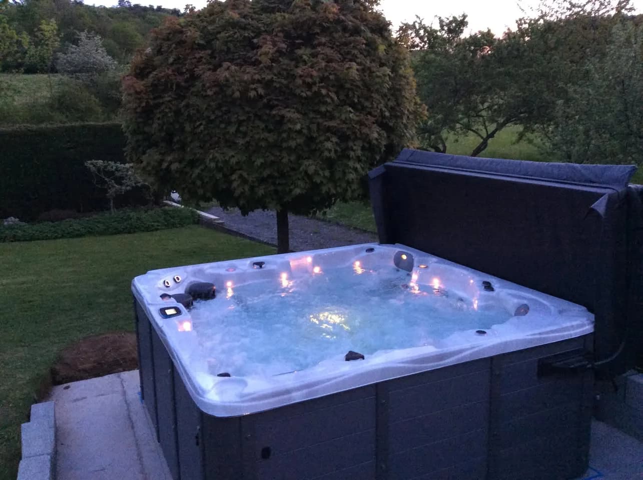 Installation d'un spa Vancouver Full option à Gibet, autre vue du chantier