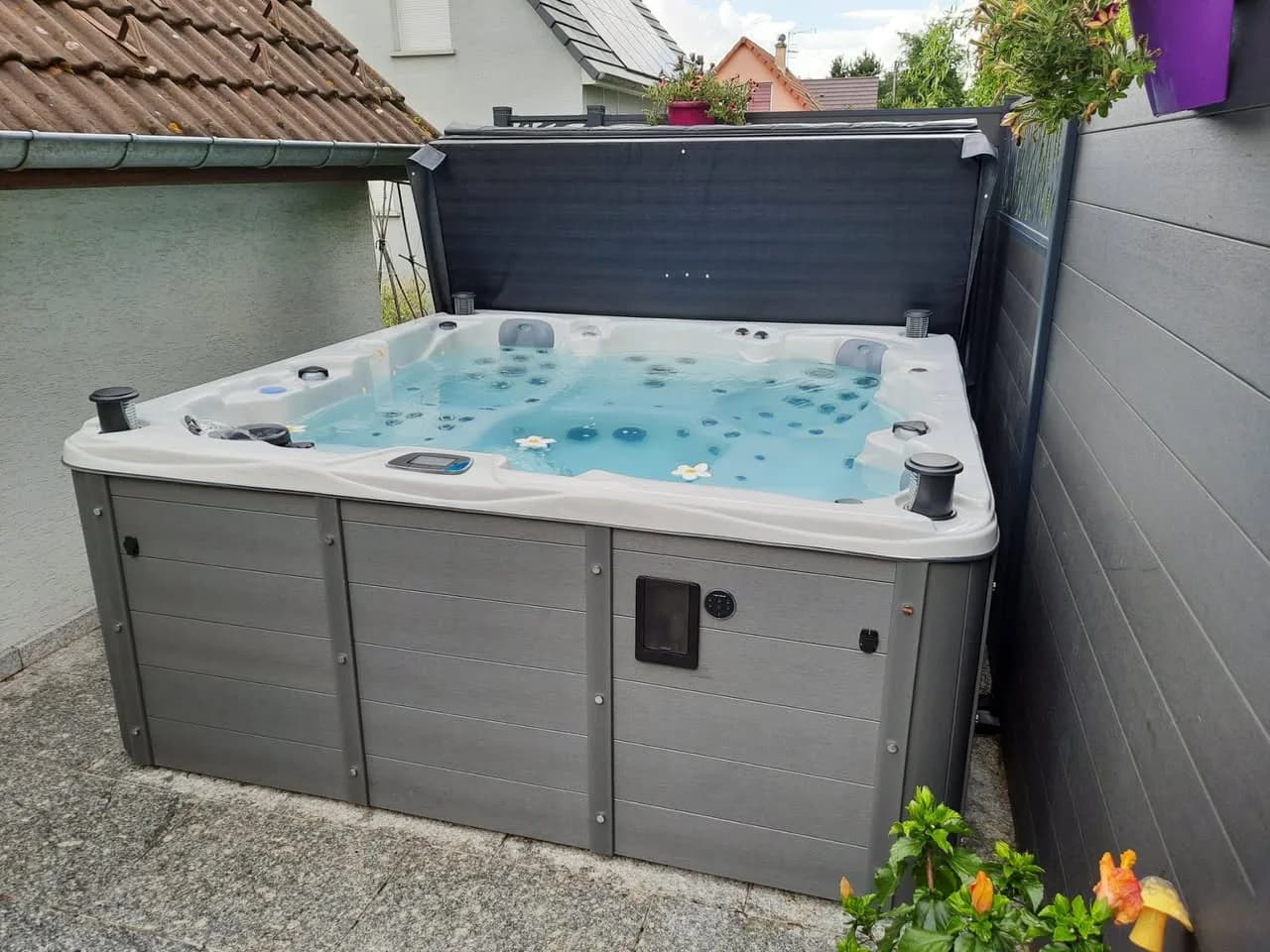 Installation d'un spa Vancouver Full option à Habsheim, autre vue du chantier