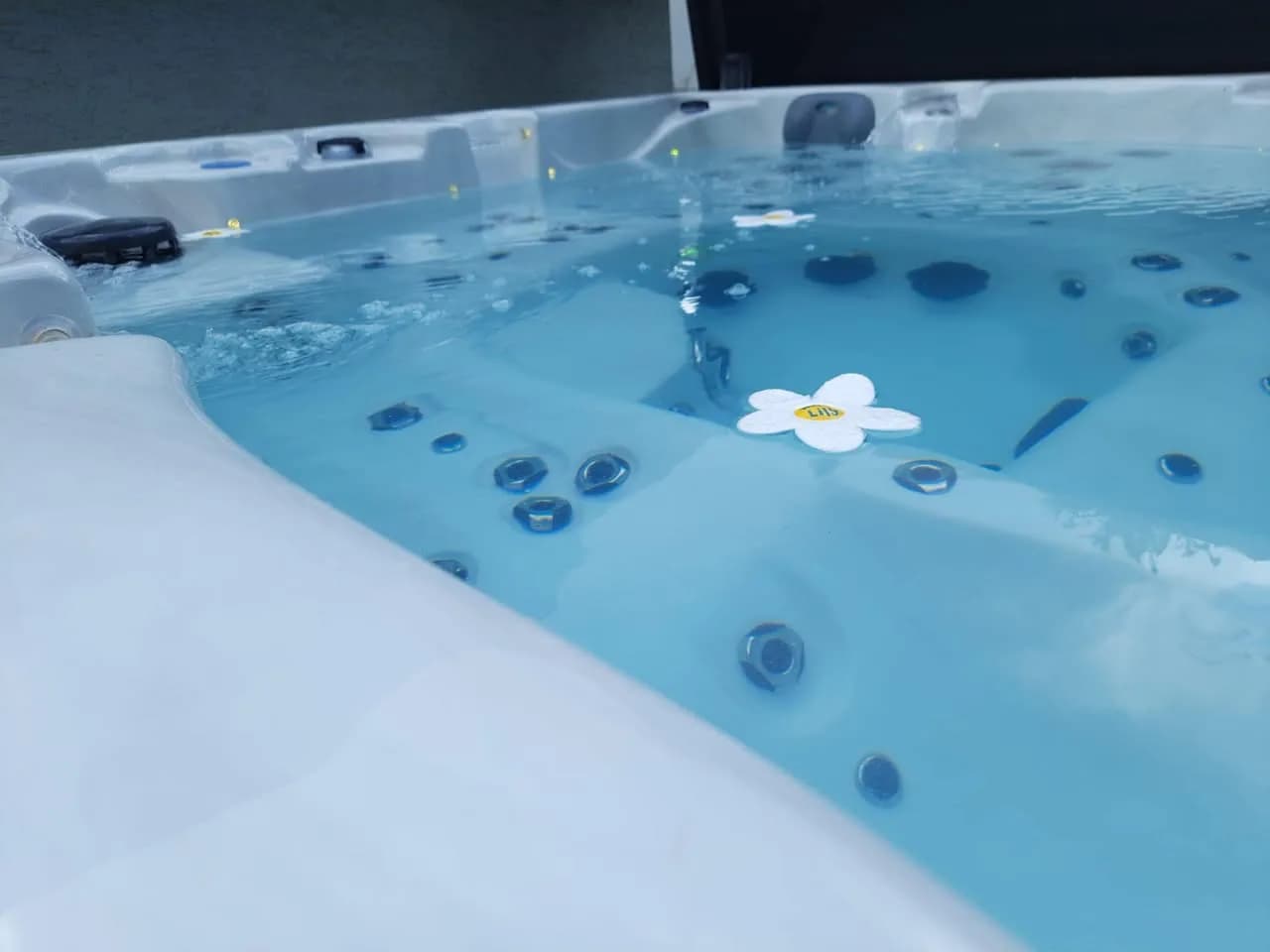 Installation d'un spa Vancouver Full option à Habsheim, autre vue du chantier