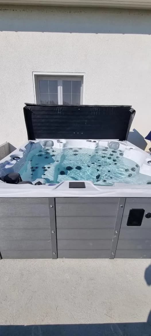 Installation d'un spa Vancouver Full option à Issenheim, autre vue du chantier