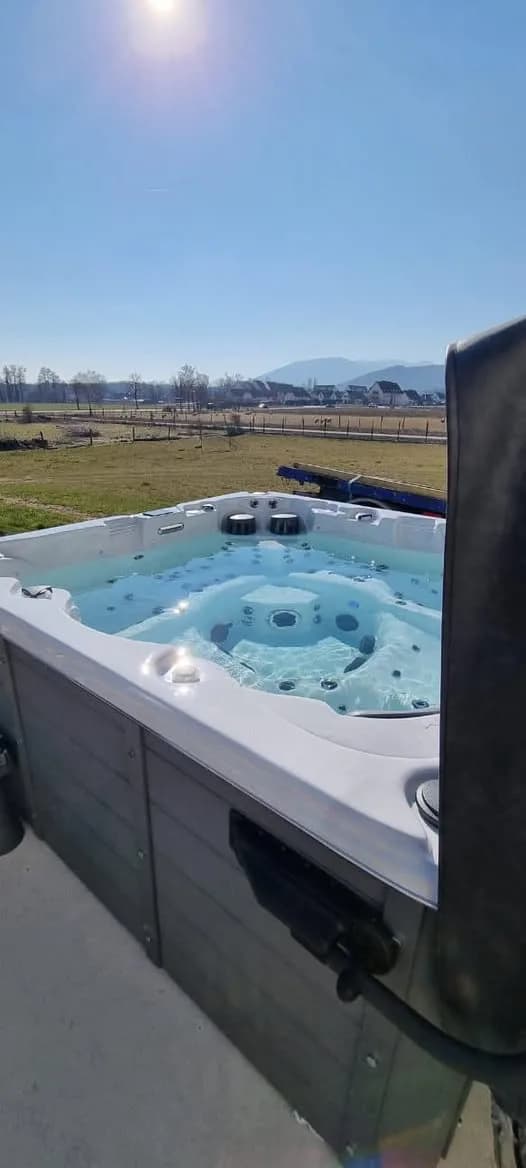 Installation d'un spa Vancouver Full option à Issenheim, autre vue du chantier