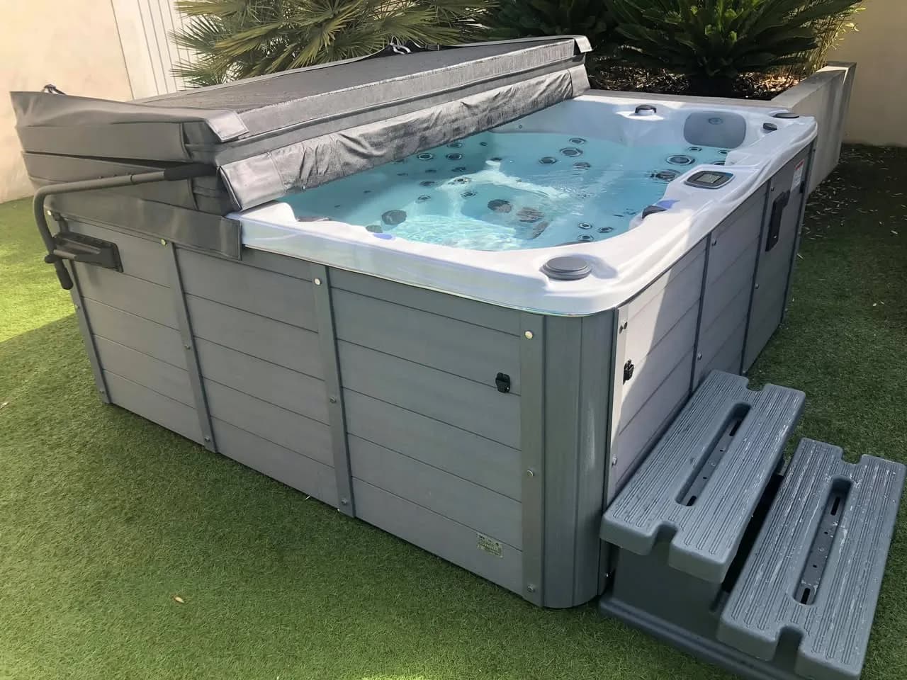 Installation d'un spa Vancouver Full option à Istres, autre vue du chantier
