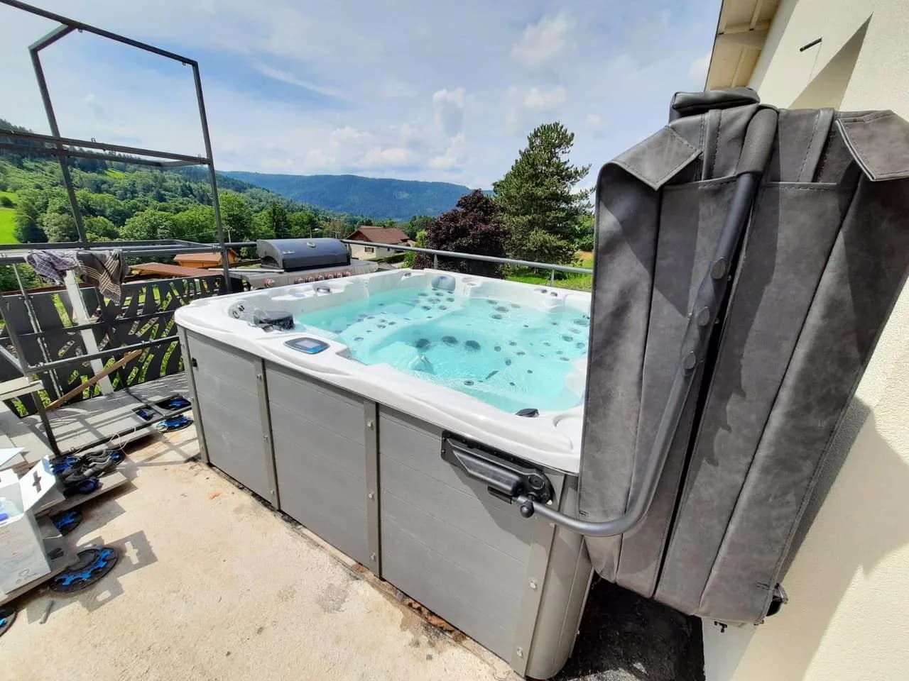 Installation d'un spa Vancouver Full option à Le Rupt, autre vue du chantier