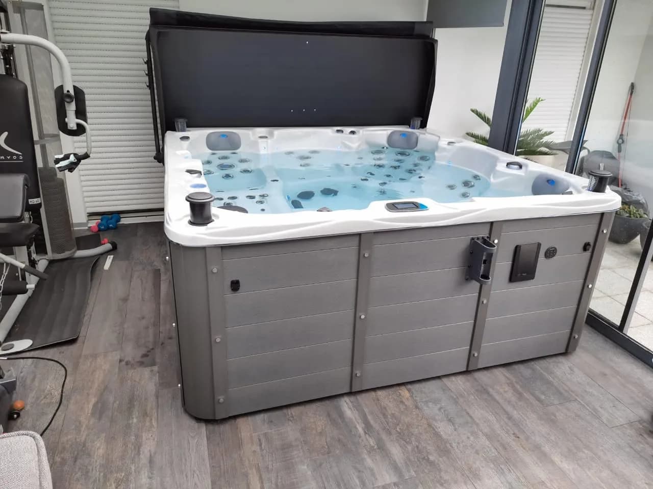 Installation d'un spa Vancouver Full option à Mulhouse, autre vue du chantier